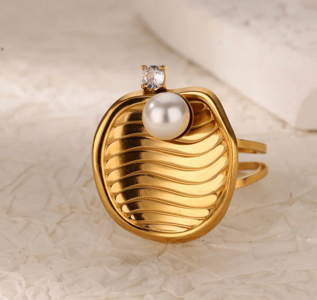 vintage luxe oval wave rhinestone open ring β¨ππ vintage luxe oval wave rhinestone open ring β¨ππ